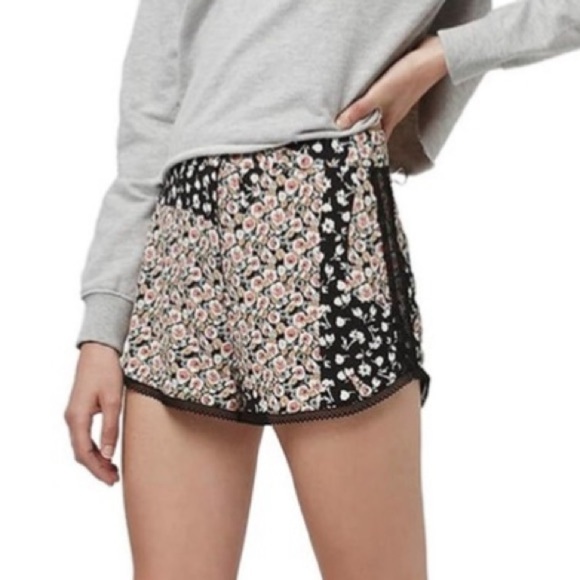 NWOT! Topshop ditzy patchwork floral shorts. Size 2 - Picture 1 of 10